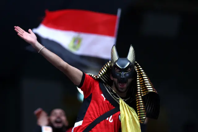Egypt fan with a pharoah mask