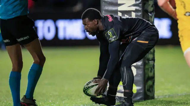 Christian Wade scores a try