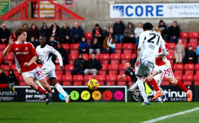 Kallum Cesay scores
