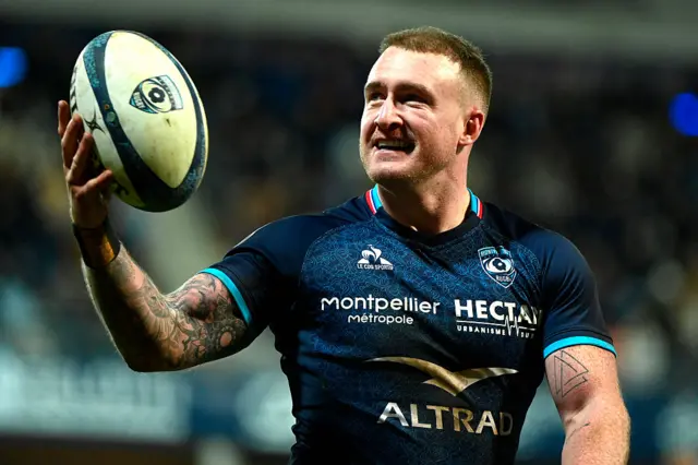 Montpellier back Stuart Hogg with the ball in his right hand