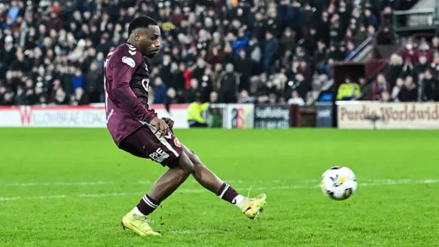 Elton Kabangu penalty miss