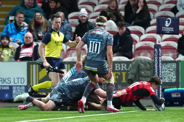 Mathis Ferte scores in the corner