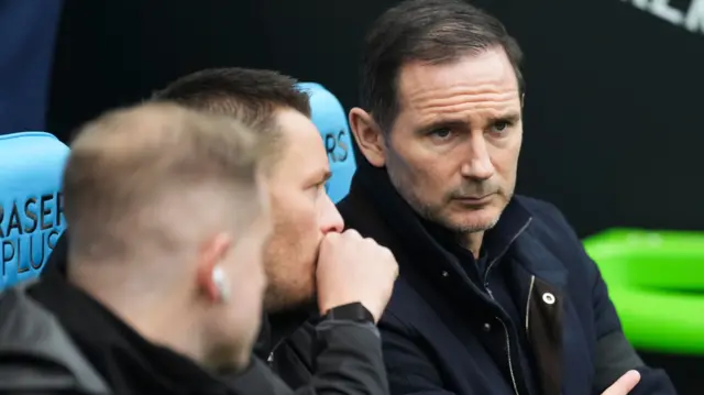 Coventry manager Frank Lampard in discussion with his coaches