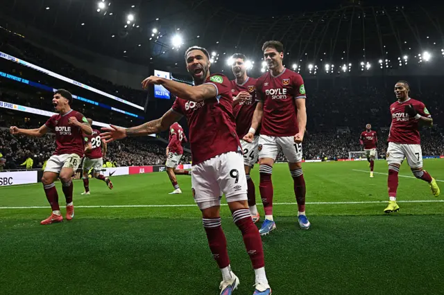 West Ham United's English striker #09 Callum Wilson (C) celebrates