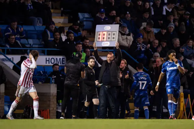 Gillingham v Newport