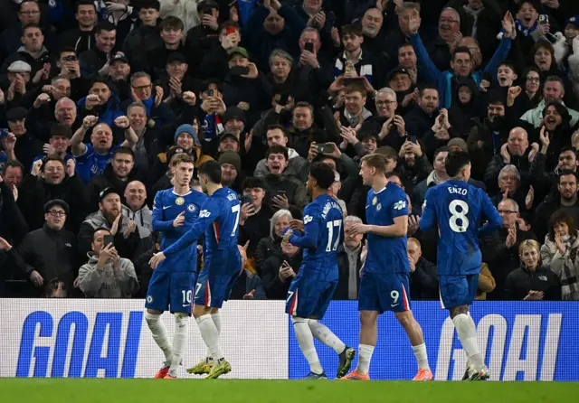 Cole Palmer of Chelsea (L) celebrates
