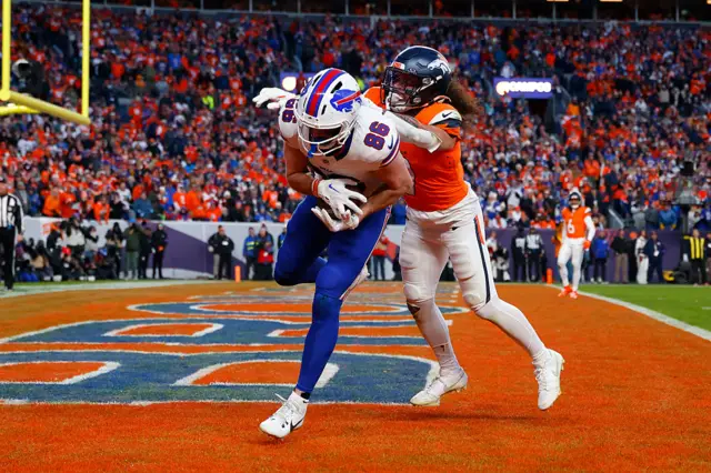 Dalton Kincaid makes catch