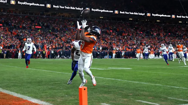 Marvin Mims catches a touchdown