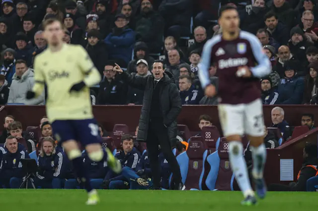 Aston Villa's Spanish manager Unai Emery (C) reacts