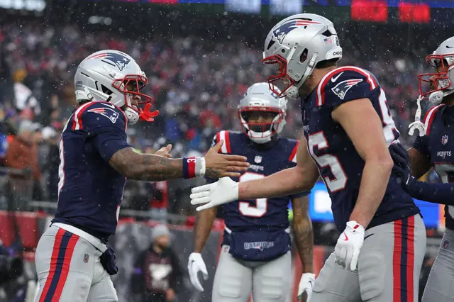 Patriots players celebrate