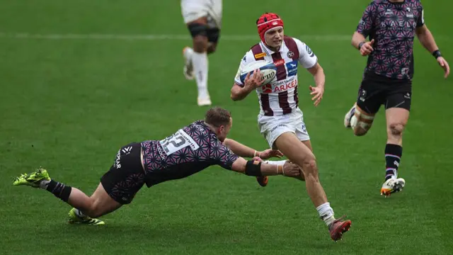 Bielle-Biarrey playing against Bristol