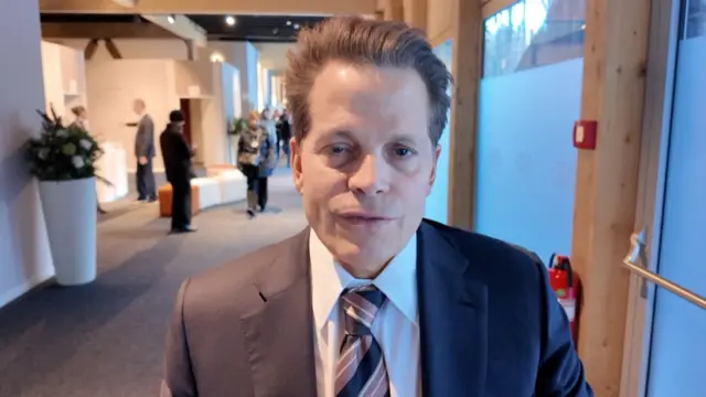 Macron calls tariff threat ‘unacceptable’ as Trump says ‘no going back’ on Greenland plan   www.bbc.co.uk