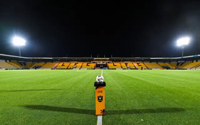 Livingston v St Mirren (19:45)