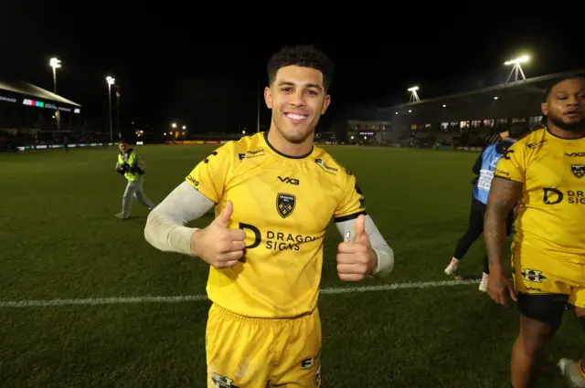 Rio Dyer puts both thumbs up after Dragons' win against Newcastle