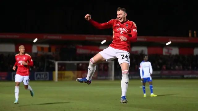 Ryan Graydon celebrates his first Salford goal