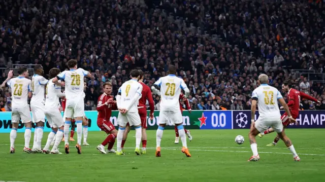 Szoboszlai scores a free kick