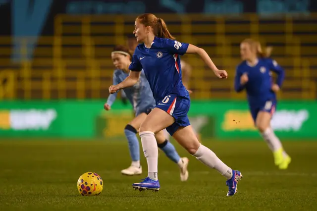 Sjoeke Nusken of Chelsea in action