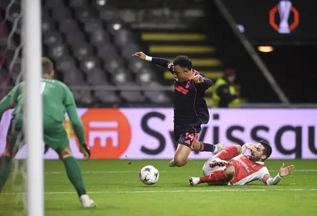 Dan Ndoye fights for the ball