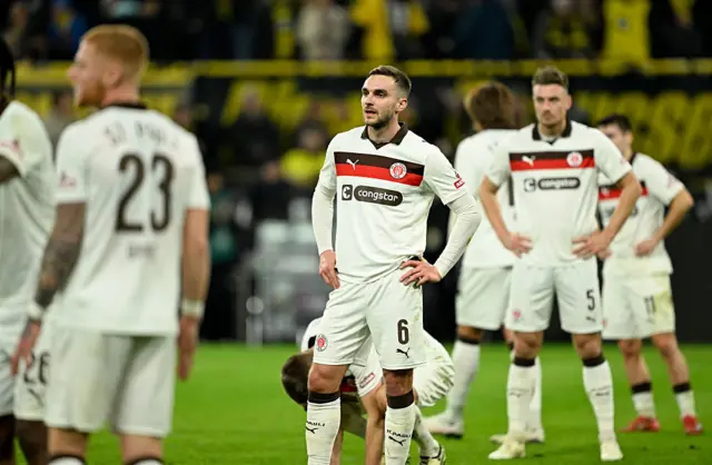 James Sands and his St. Pauli teammates
