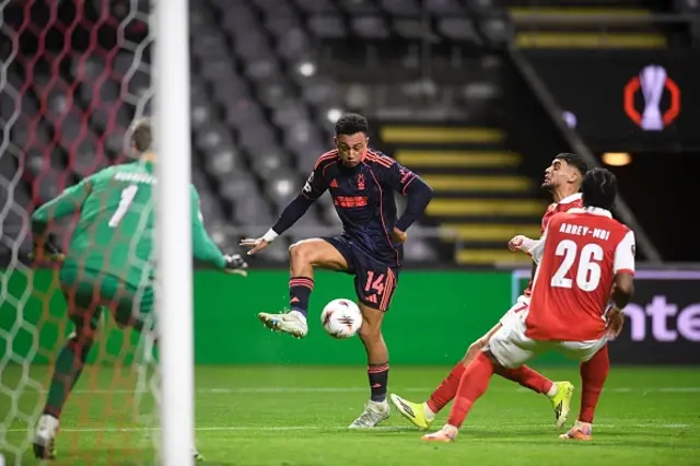 Dan Ndoye controls the ball