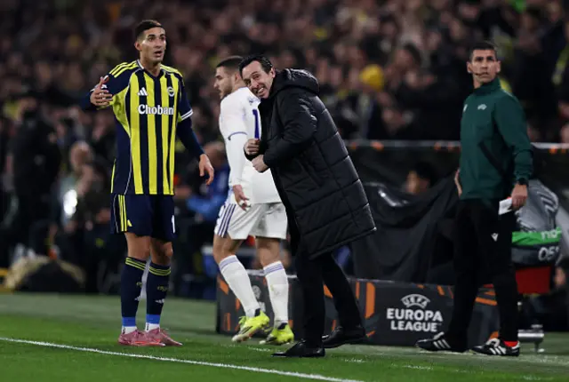Unai Emery, Manager of Aston Villa, reacts