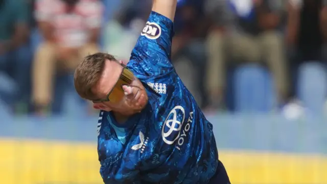 Liam Dawson bowling against Sri Lanka