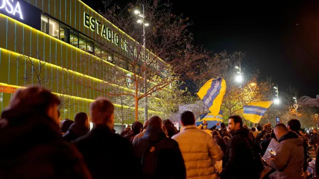 Supporters heading towards the Estadio de la Ceramica