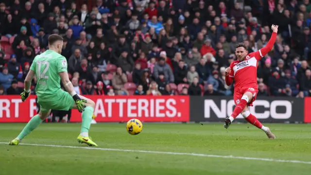 Alan Browne scores