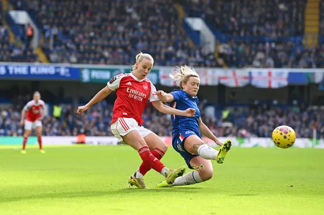 Beth Mead challenged by Erin Cuthbert