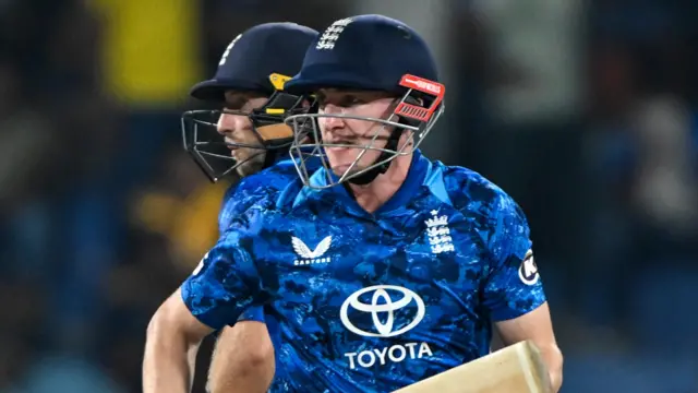 Harry Brook and Joe Root running between the wicket