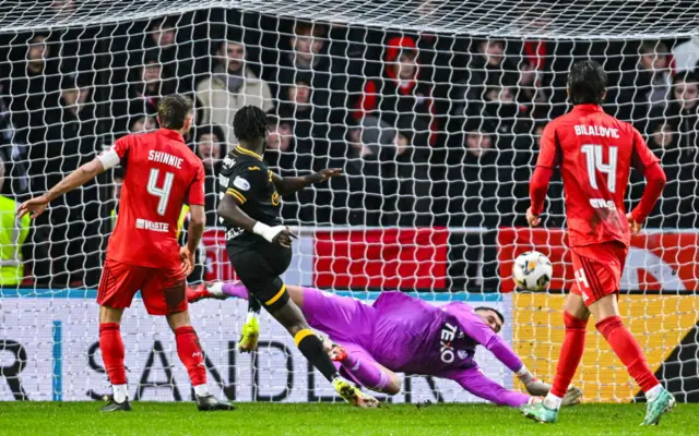 Livingston's Mahamadou Susoho scores