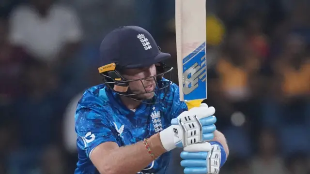 Joe Root batting against Sri Lanka