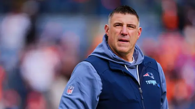 New England Patriots head coach Mike Vrabel looks on before kick-off against the Denver Broncos