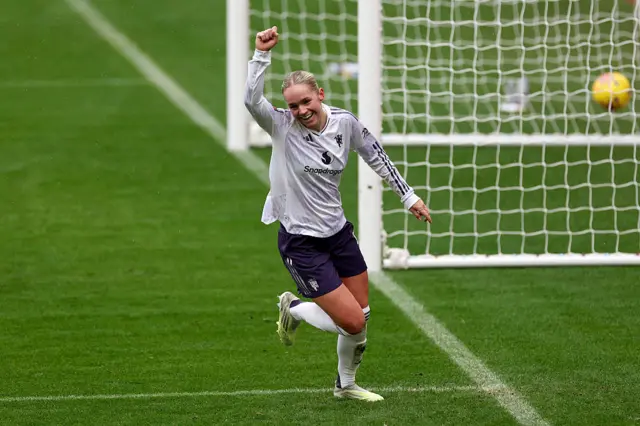 Hanna Lundkvist celebrates
