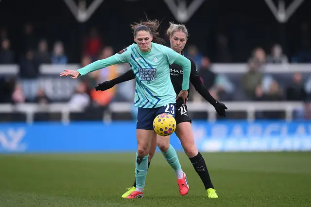 Isobel Goodwin holds off a challenge