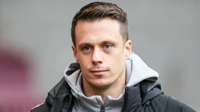 Hearts' Alexander Schwolow