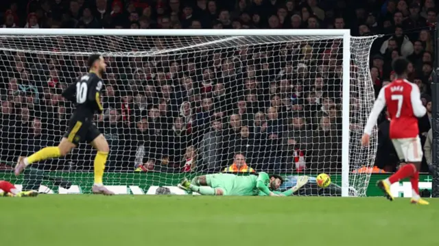 Cunha scoring the winning goal for Manchester united against arsenal