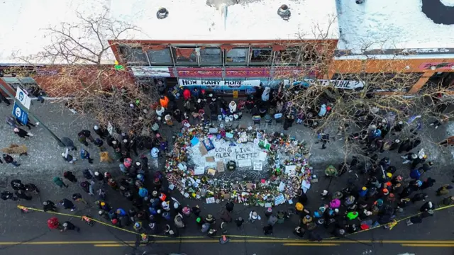 An aerial view of people gathered at the memorial for Alex Pretti