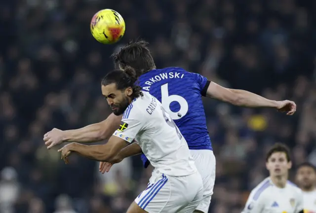 Tarkowski wins the header above Calvert-Lewin