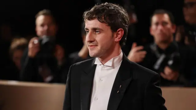 Paul Mescal on the Golden Globes red carpet