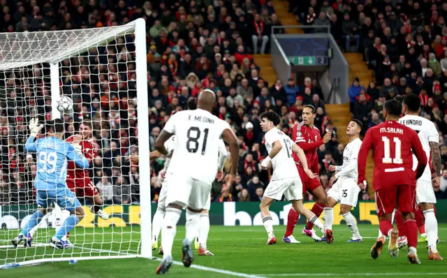 : Alexis Mac Allister of Liverpool scores his team's first goal