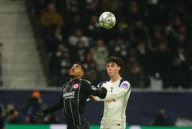 Ansgar Knauff (Eintracht Frankfurt) and Archie Gray (Tottenham Hotspur) battle for the ball