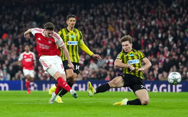 Arsenal's Viktor Gyokeres scores their side's first goa