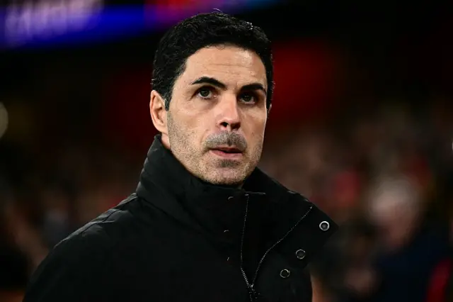 Mikel Arteta reacts