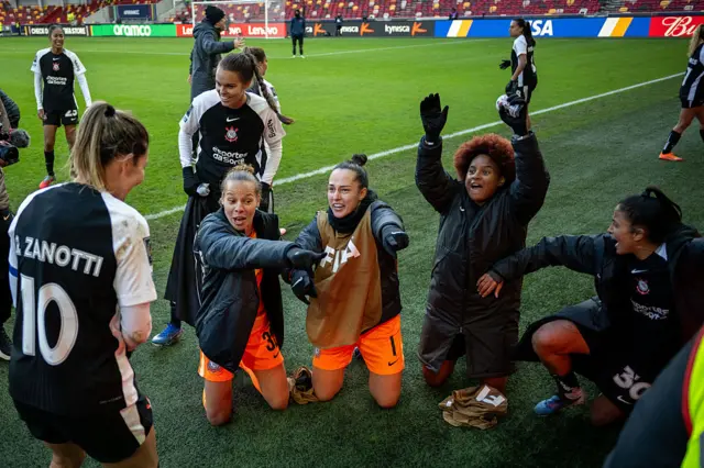 Corinthians players celebrate