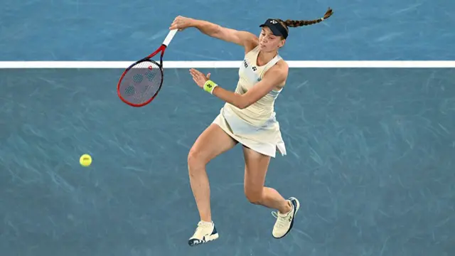 Elena Rybakina plays a forehand