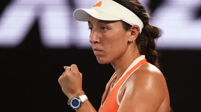 Jessica Pegula clenches her fist