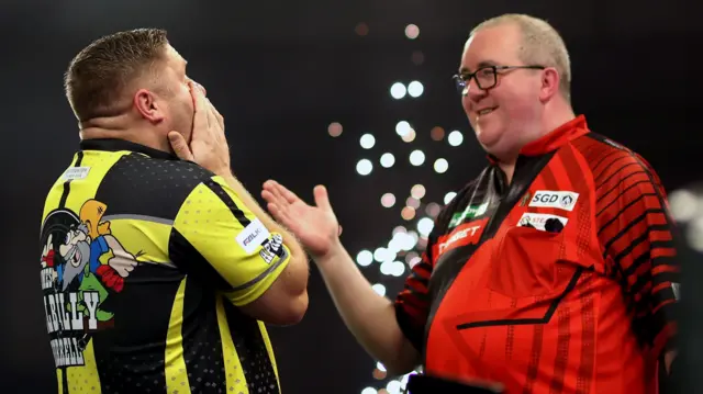 James Hurrell beats Stephen Bunting
