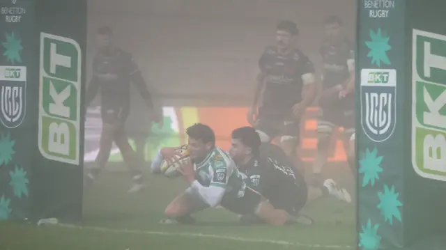 Benetton's Alessandro Garbisi scores a try