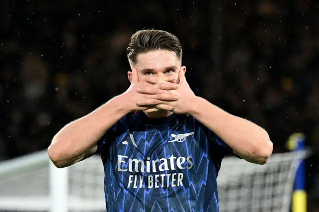 Gyokeres does is signature mask celebration